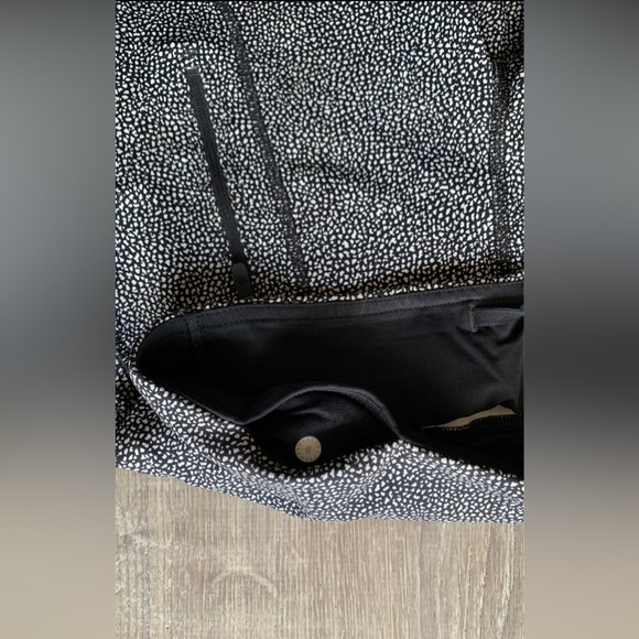 Lululemon Size 6 invigorate Black and White Leggings *Please read description* - Picture 2 of 12